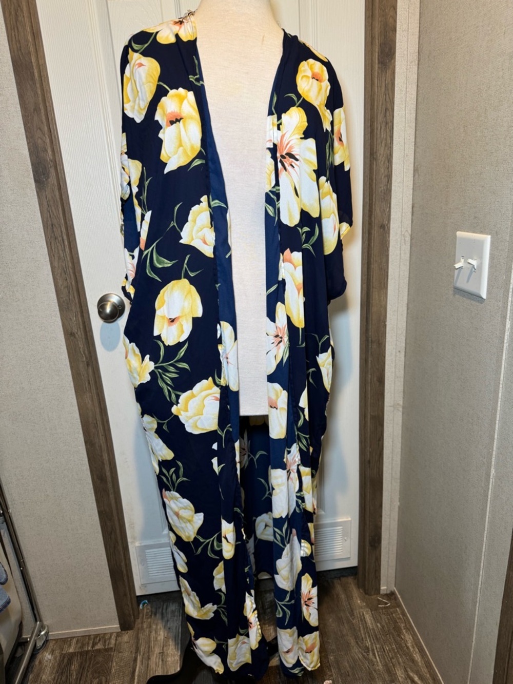 LET THEM EAT CAKE Navy Floral Duster Kimono with Yellow White Blooms
